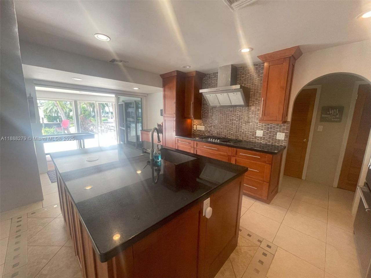 2740 NE 6th St, Pompano Beach, FL 33062 Photo