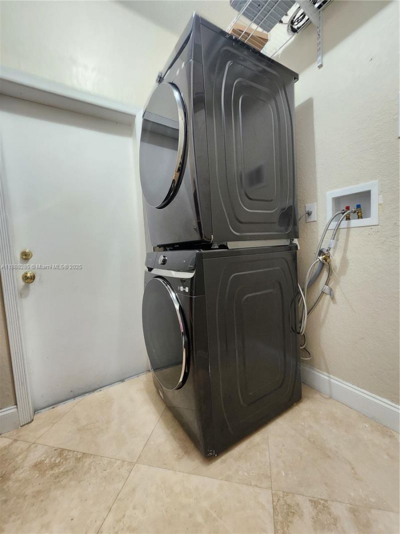 16411 SW 60th Ter, Miami, FL 33193 Photo