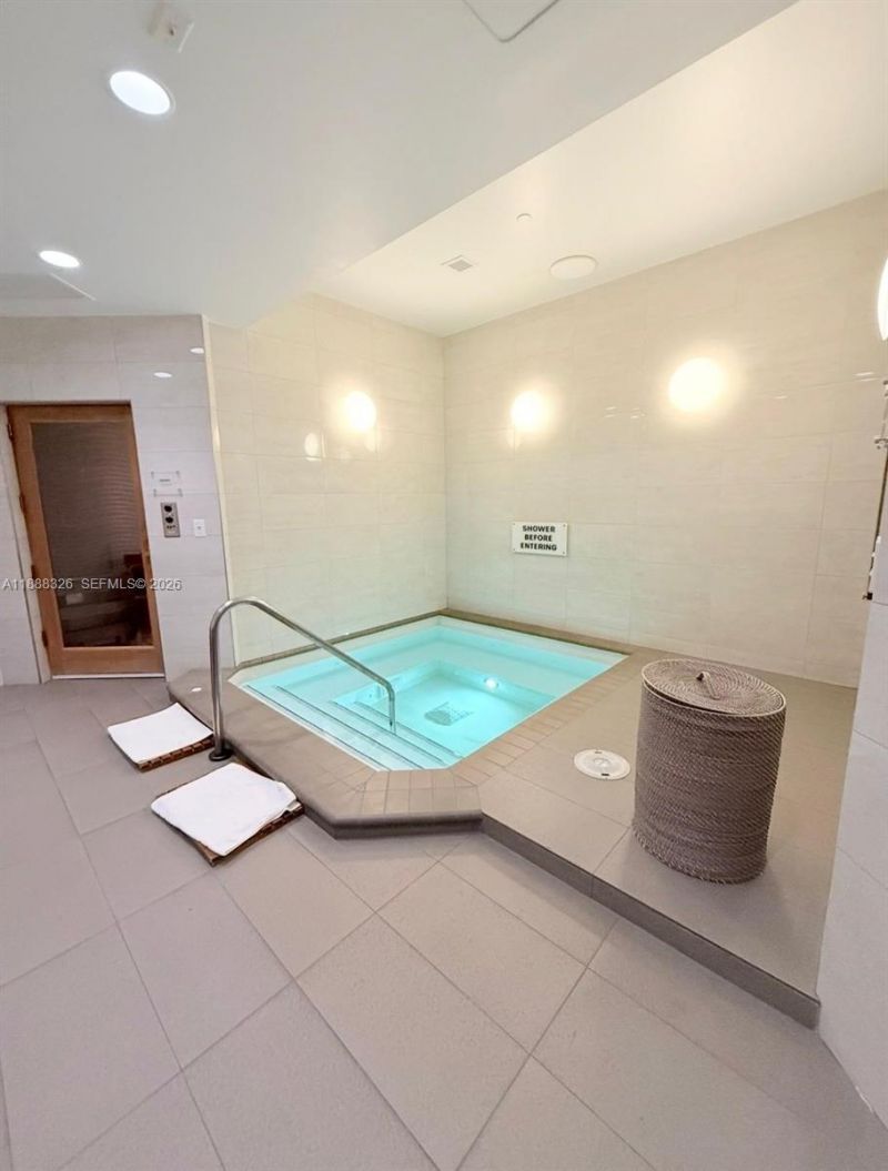 21055 Yacht Club Dr, Unit 606, Aventura, FL 33180 Photo