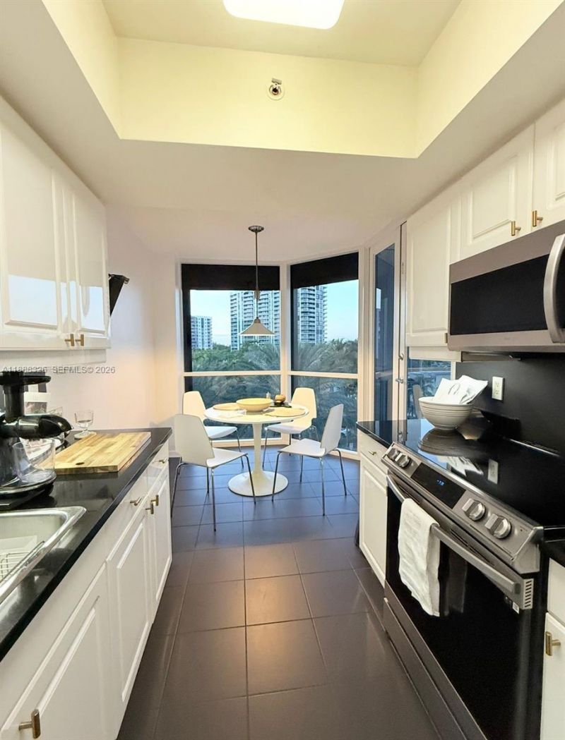 21055 Yacht Club Dr, Unit 606, Aventura, FL 33180 Photo