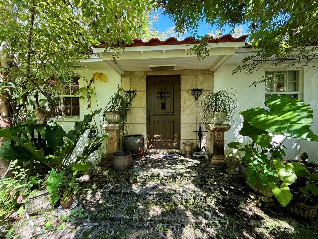 10901 NE 3rd Ave, Miami, FL 33161 Photo