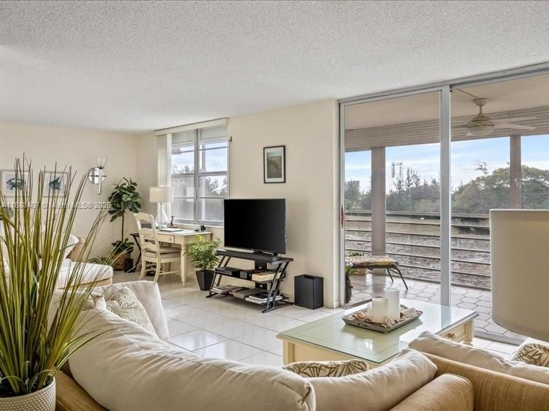 6200 NW 2nd Ave, Unit 418, Boca Raton, FL 33487 Photo