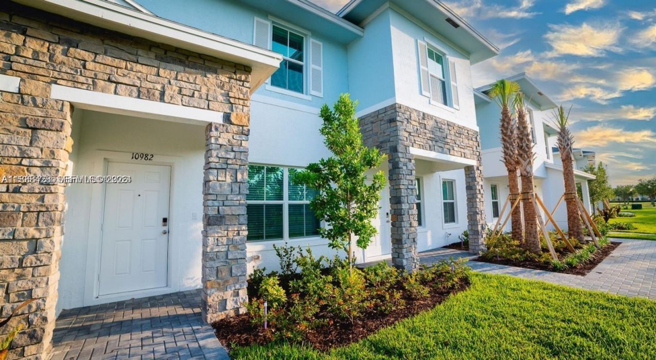 10241 SW Newberry Ave, Unit C2, Port Saint Lucie, FL 34987 Photo