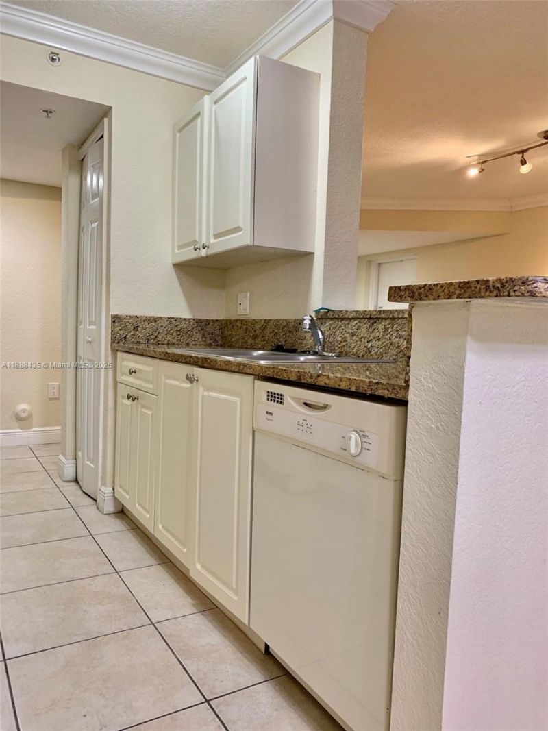 20930 SW 87th Ave, Unit 201, Cutler Bay, FL 33189 Photo