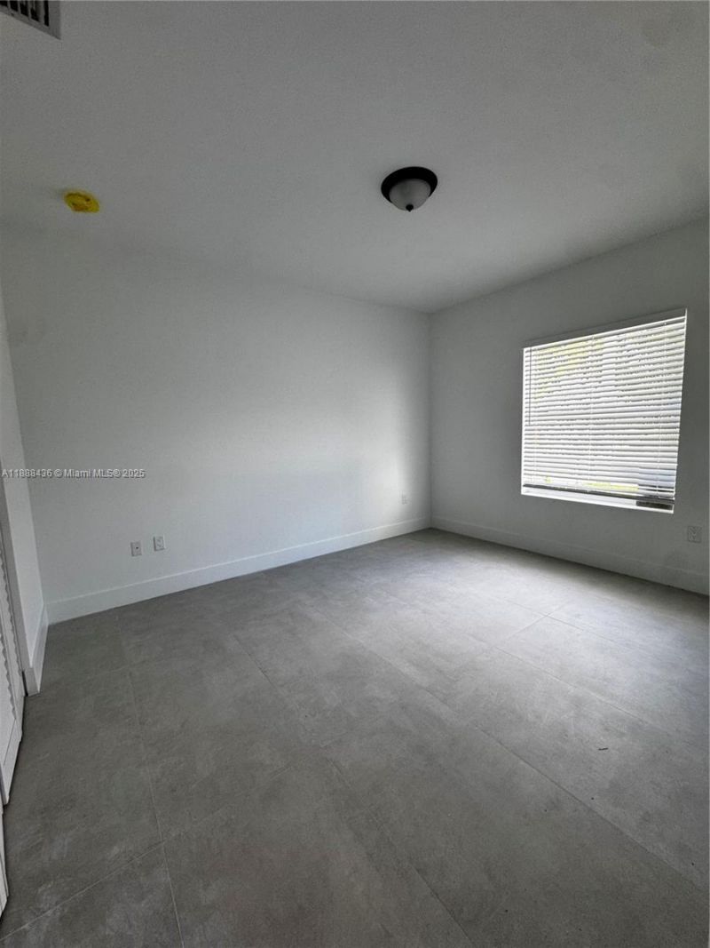 2541 NW 9th St, Fort Lauderdale, FL 33311 Photo