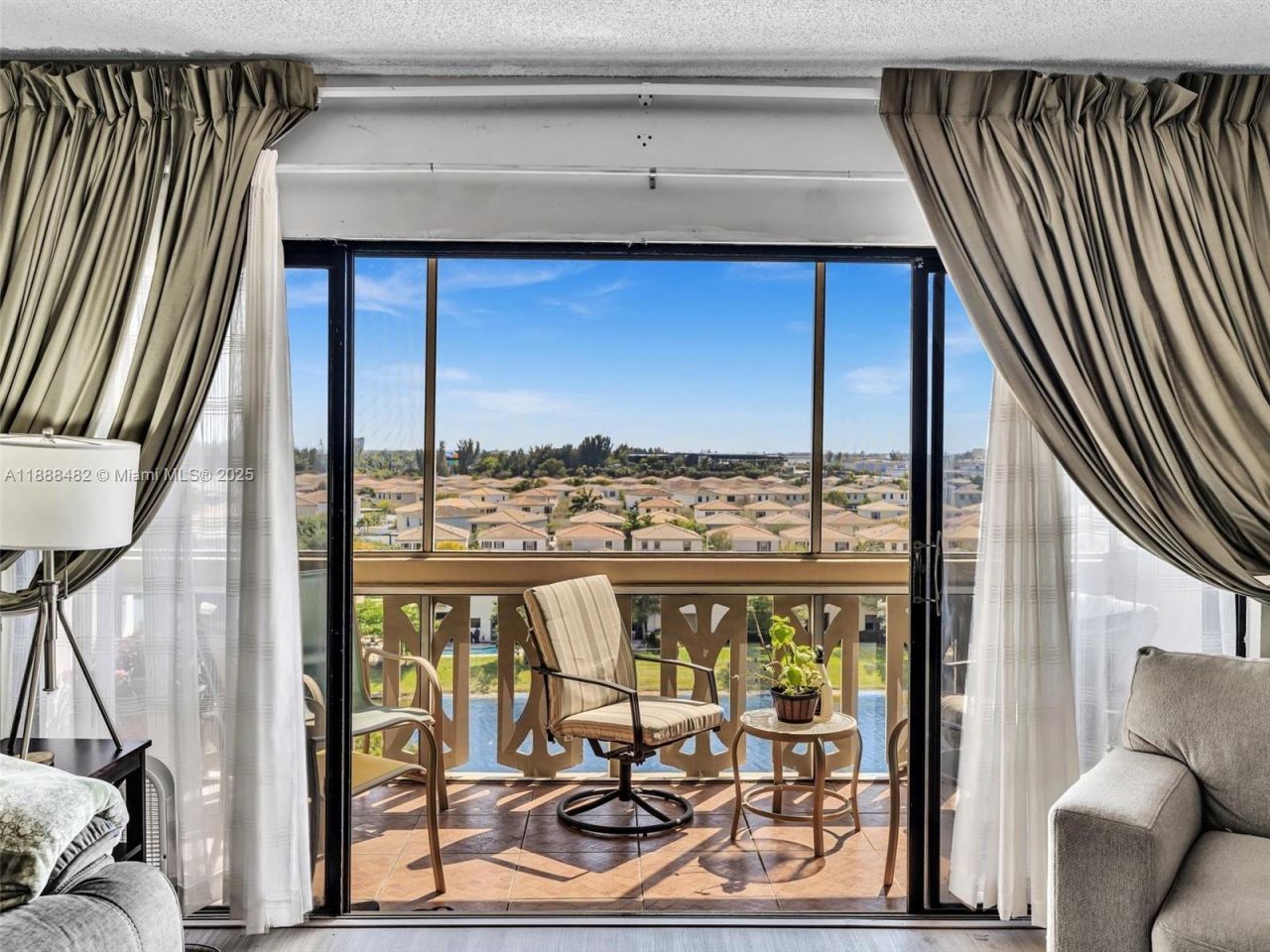 800 NE 195th St, Unit 716, Miami, FL 33179 Photo