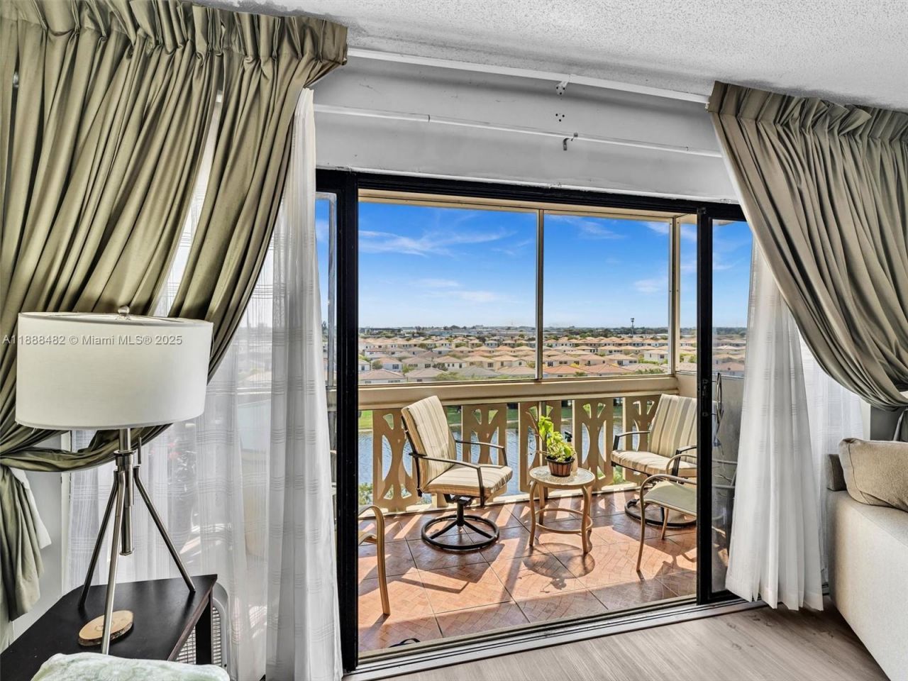 800 NE 195th St, Unit 716, Miami, FL 33179 Photo