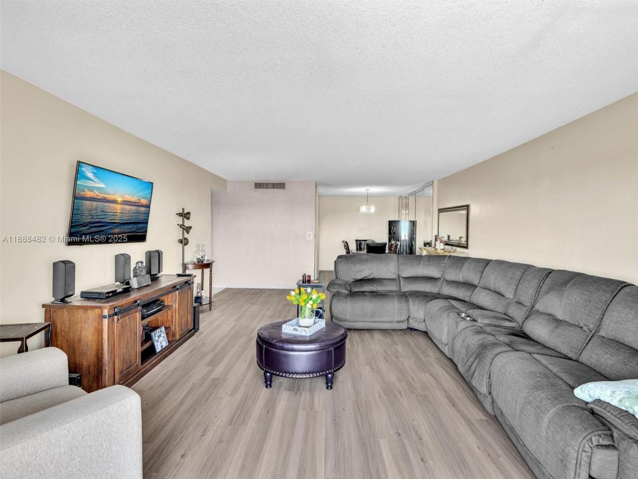 800 NE 195th St, Unit 716, Miami, FL 33179 Photo