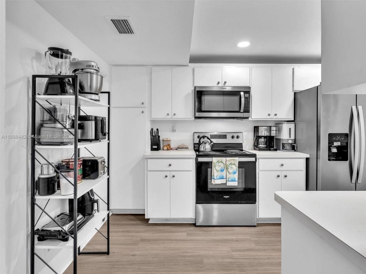 800 NE 195th St, Unit 716, Miami, FL 33179 Photo