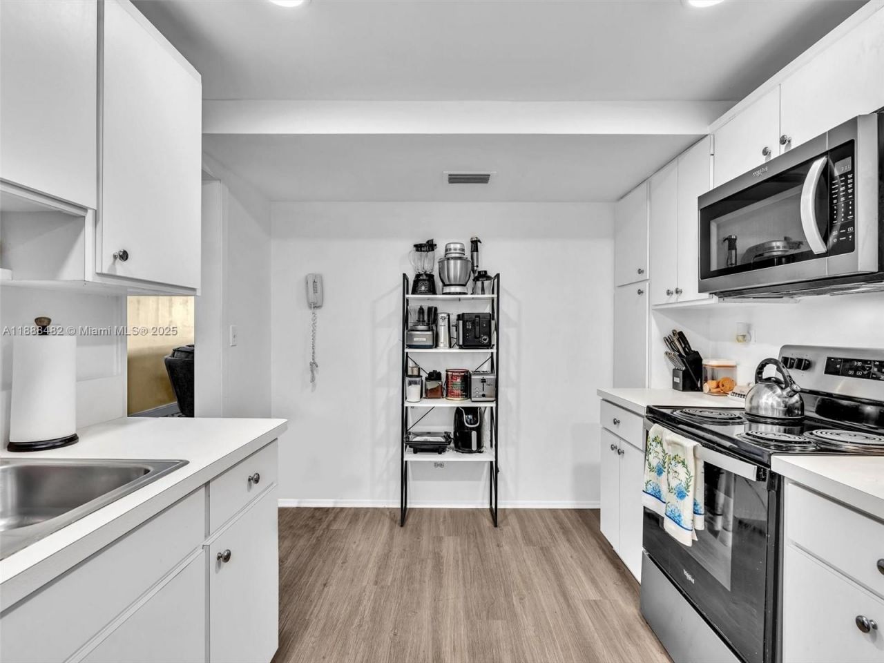 800 NE 195th St, Unit 716, Miami, FL 33179 Photo