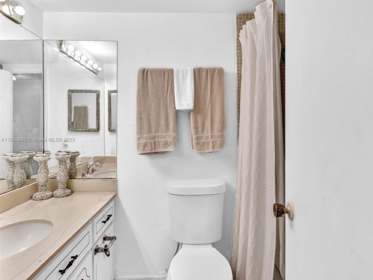 800 NE 195th St, Unit 716, Miami, FL 33179 Photo