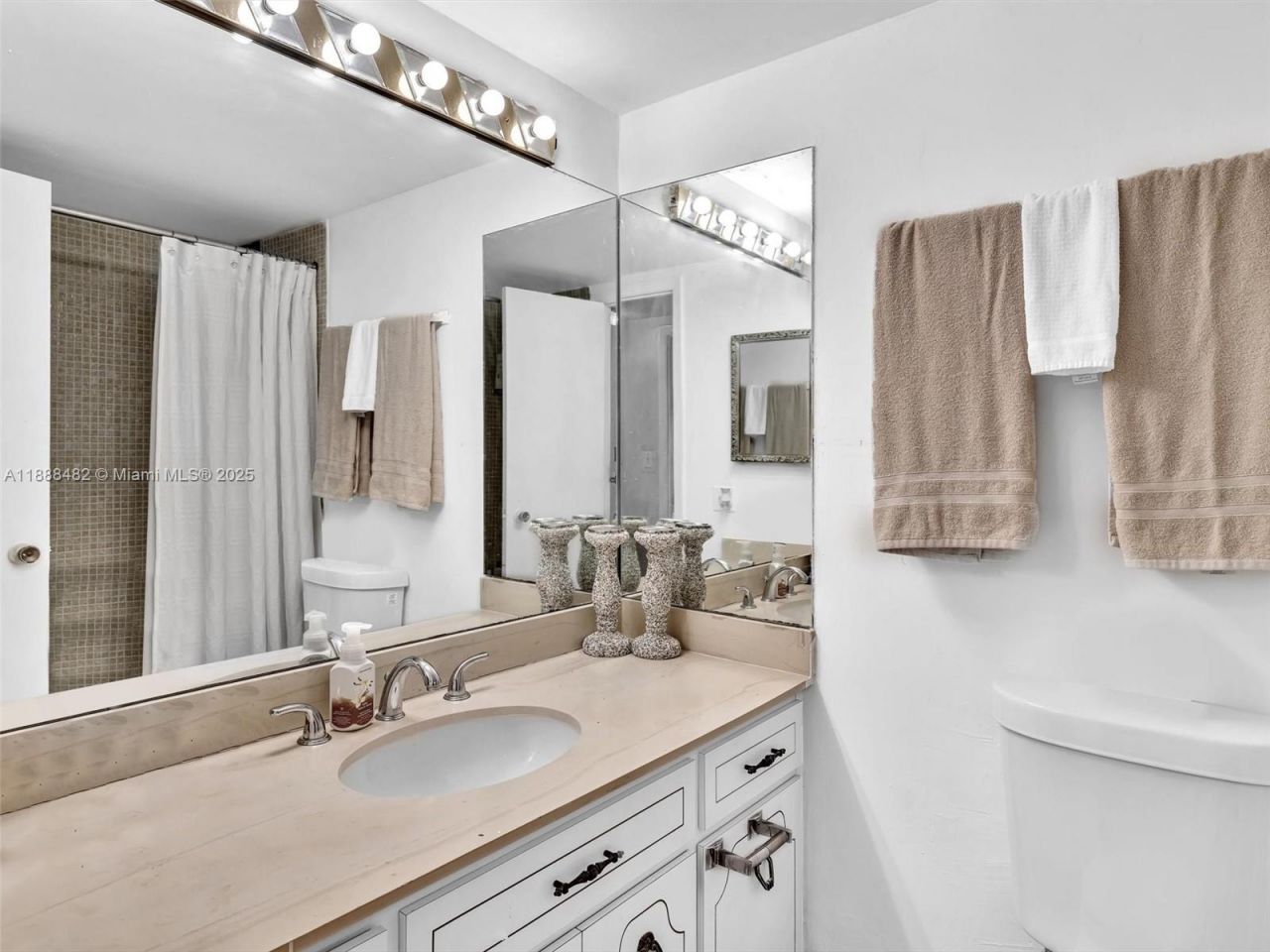 800 NE 195th St, Unit 716, Miami, FL 33179 Photo