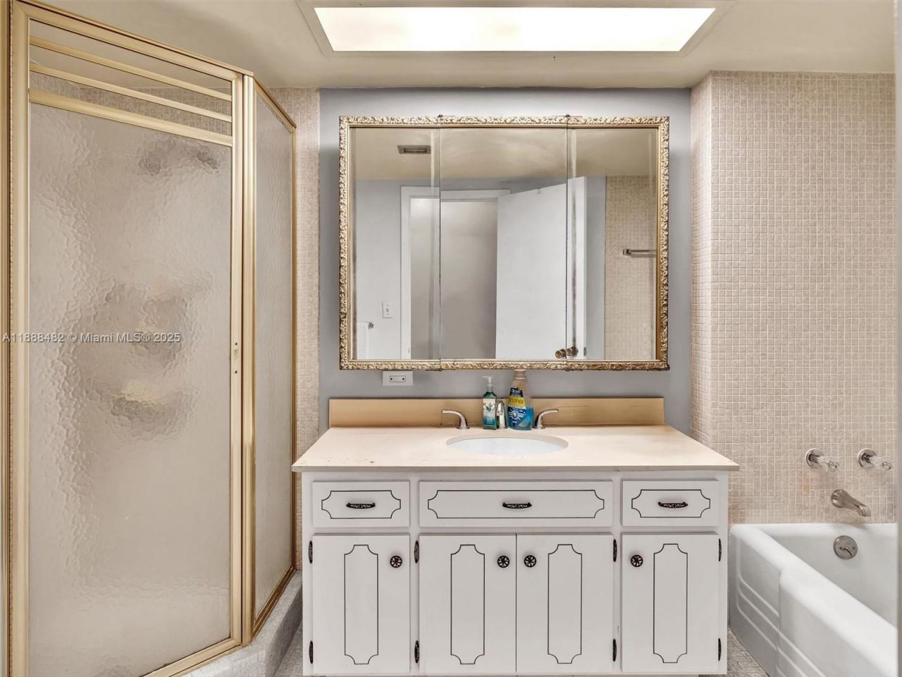 800 NE 195th St, Unit 716, Miami, FL 33179 Photo