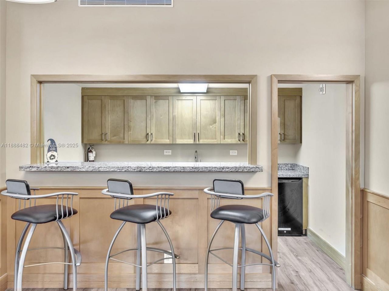 800 NE 195th St, Unit 716, Miami, FL 33179 Photo