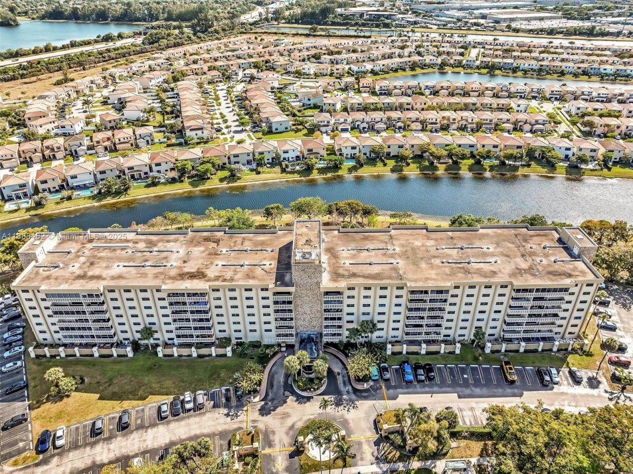 800 NE 195th St, Unit 716, Miami, FL 33179 Photo