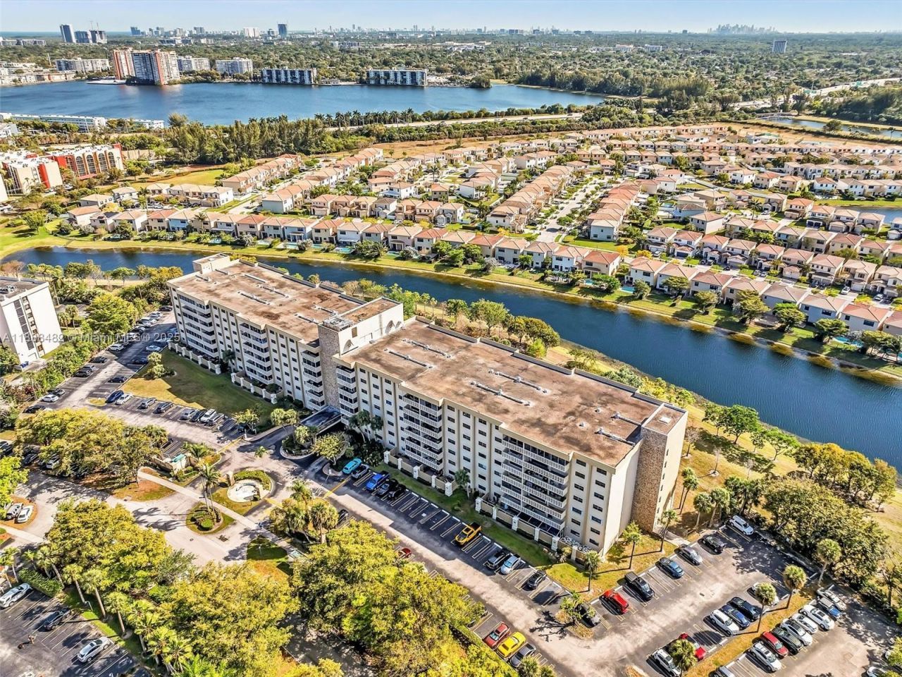 800 NE 195th St, Unit 716, Miami, FL 33179 Photo