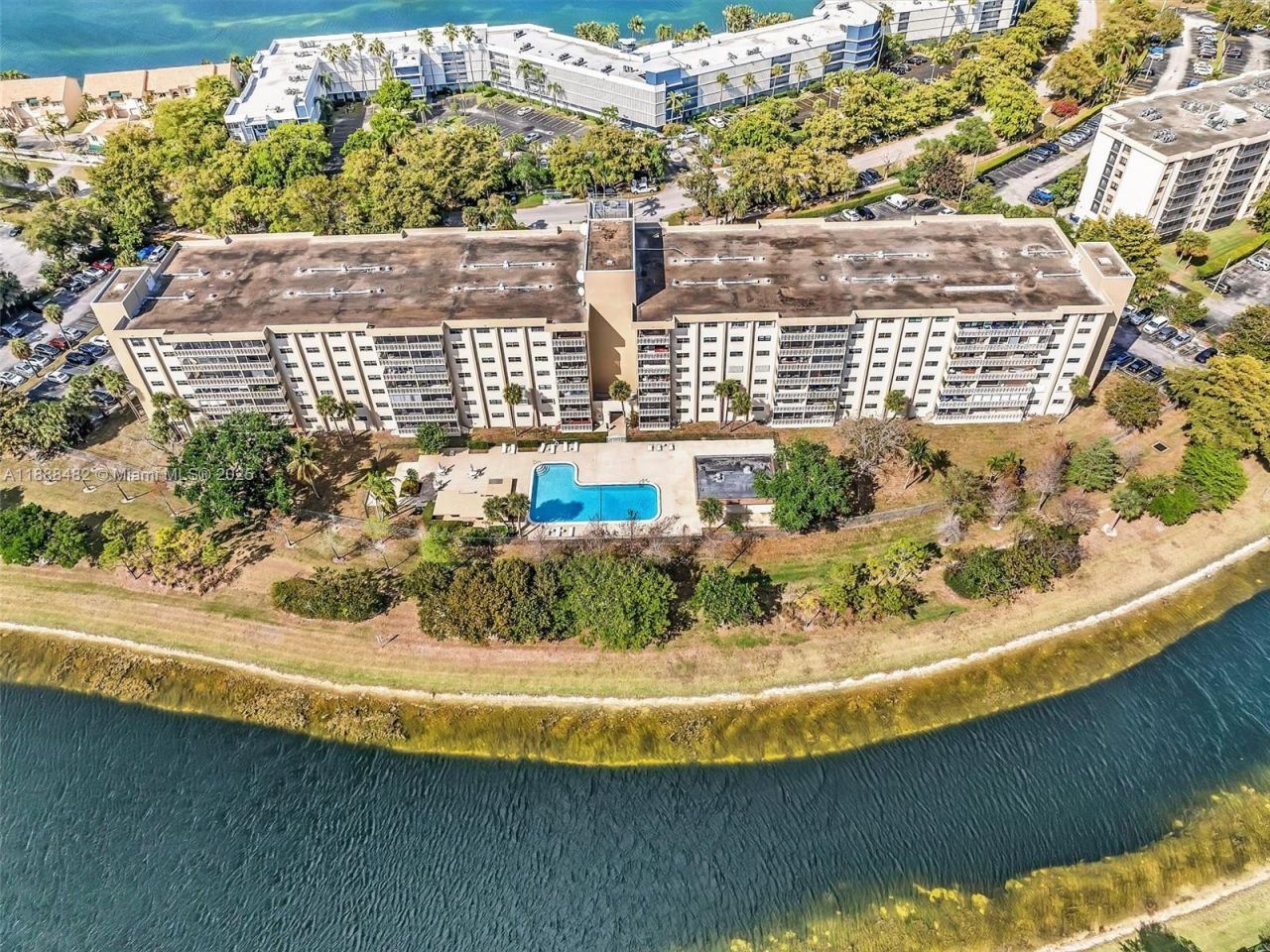 800 NE 195th St, Unit 716, Miami, FL 33179 Photo