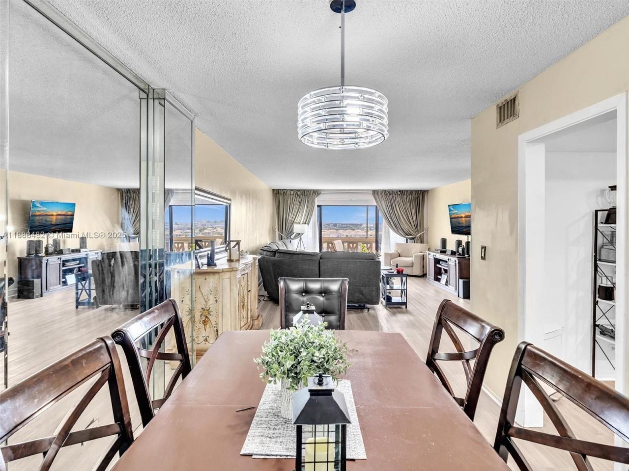 800 NE 195th St, Unit 716, Miami, FL 33179 Photo