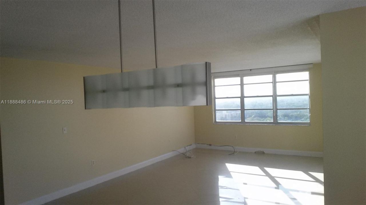 2750 NE 183rd St, Unit 2305, Aventura, FL 33160 Photo