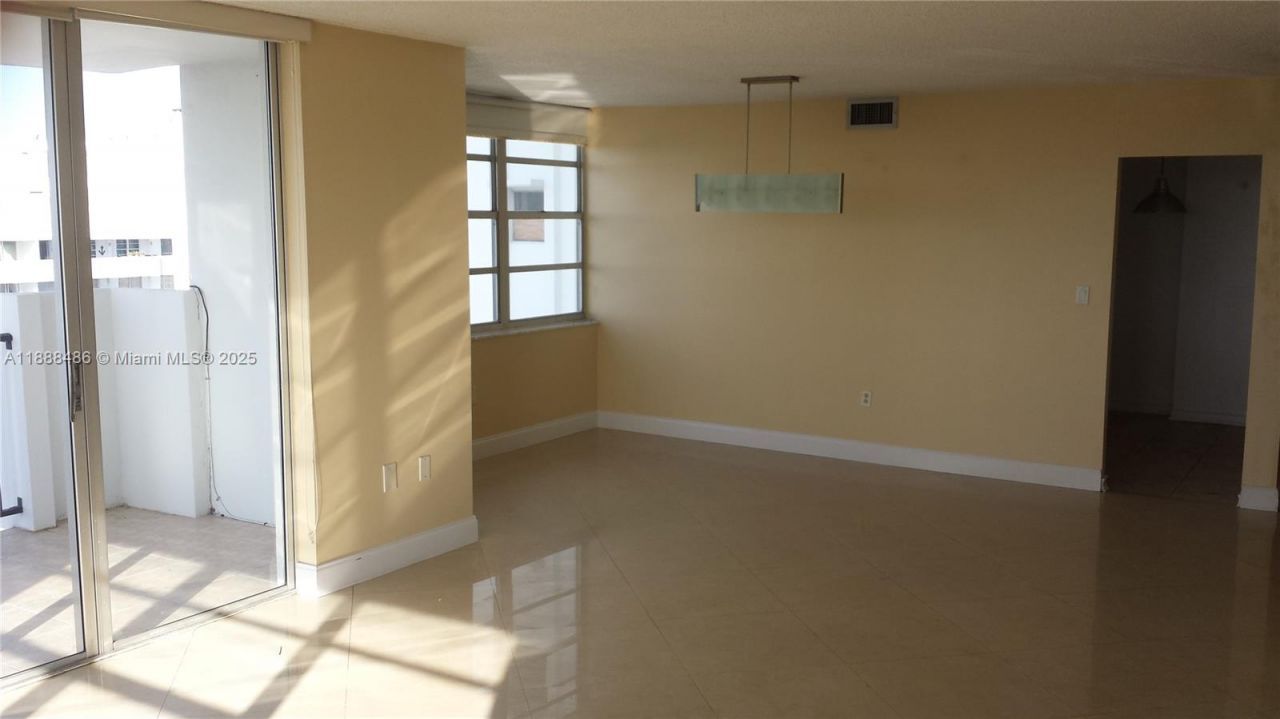 2750 NE 183rd St, Unit 2305, Aventura, FL 33160 Photo