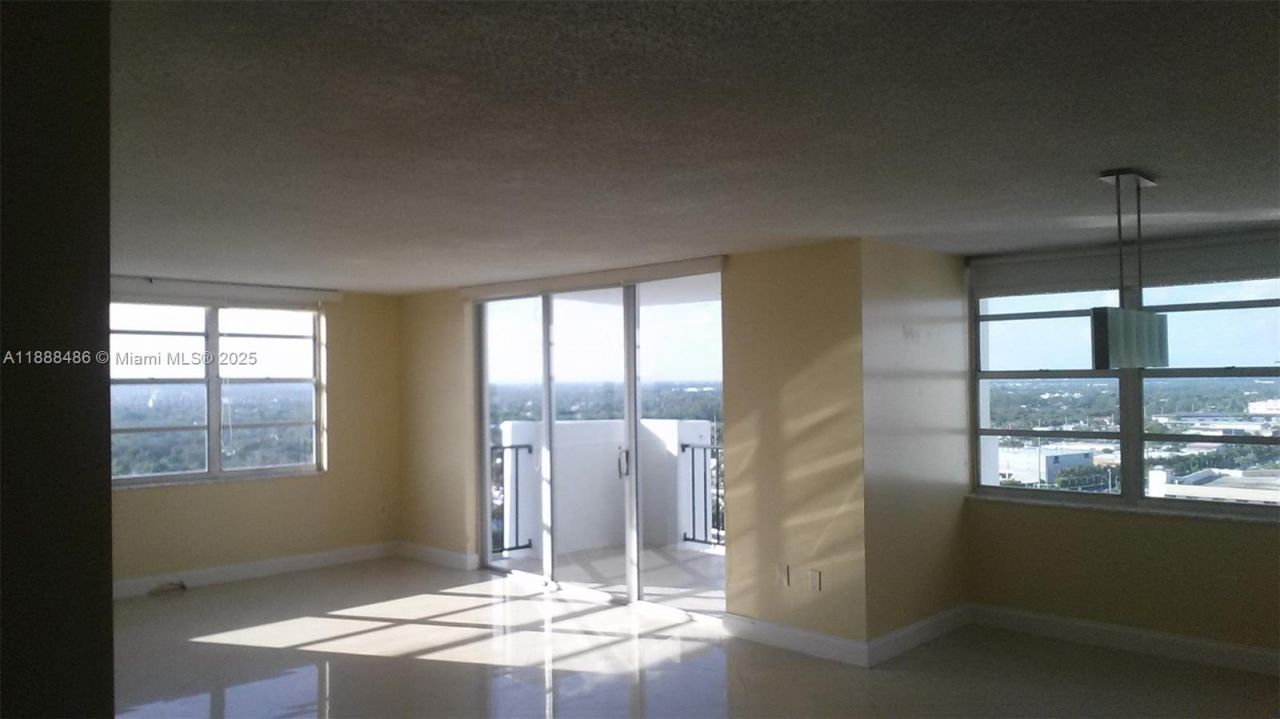 2750 NE 183rd St, Unit 2305, Aventura, FL 33160 Photo