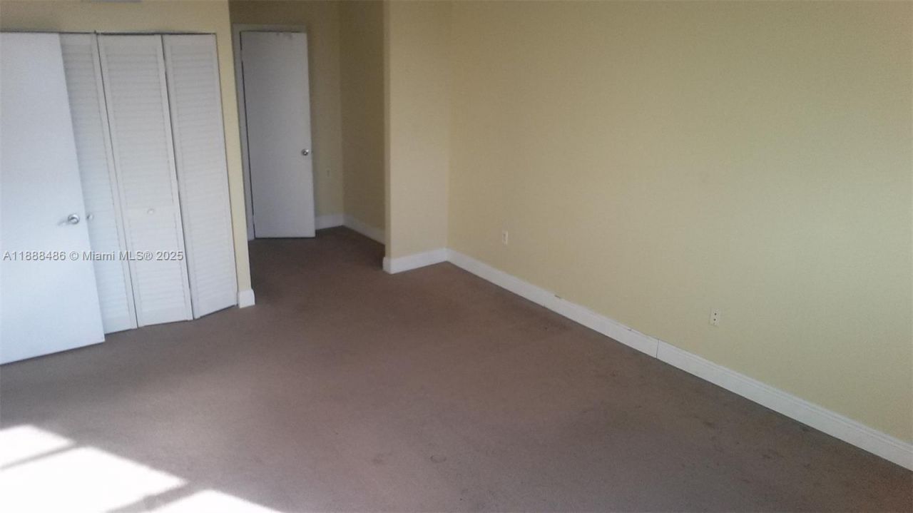 2750 NE 183rd St, Unit 2305, Aventura, FL 33160 Photo