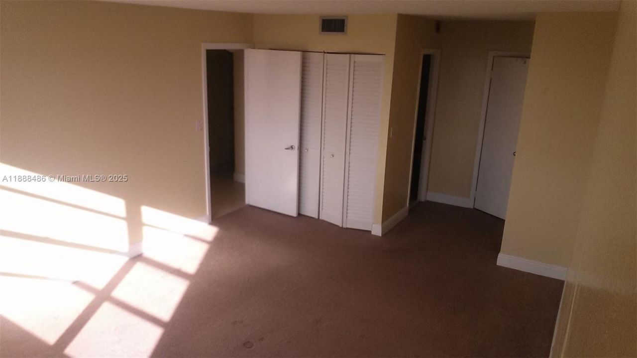 2750 NE 183rd St, Unit 2305, Aventura, FL 33160 Photo