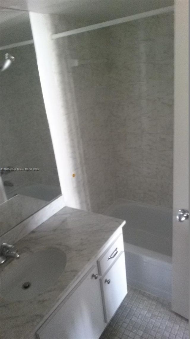 2750 NE 183rd St, Unit 2305, Aventura, FL 33160 Photo