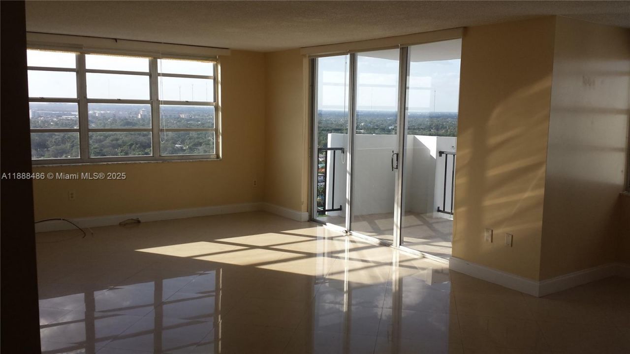 2750 NE 183rd St, Unit 2305, Aventura, FL 33160 Photo