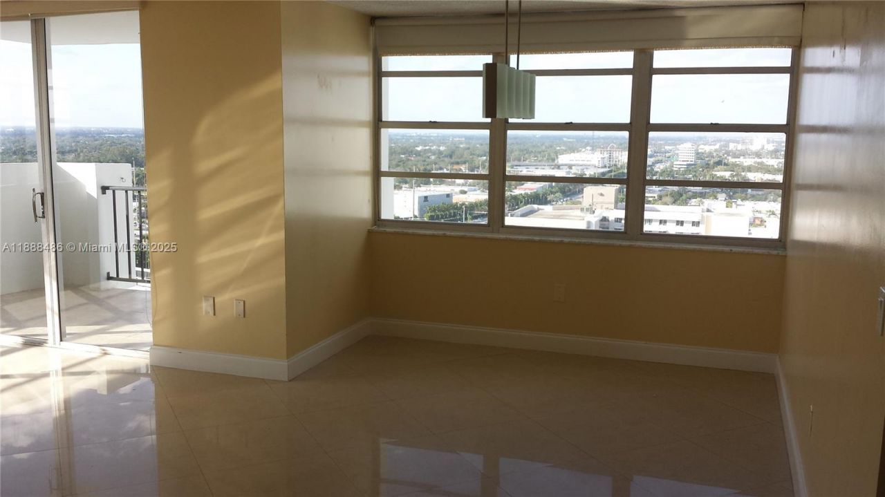 2750 NE 183rd St, Unit 2305, Aventura, FL 33160 Photo