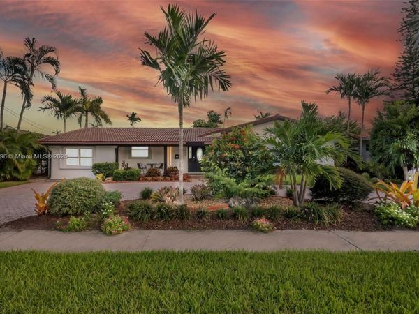 5830 NE 14th Rd, Fort Lauderdale, FL 33334