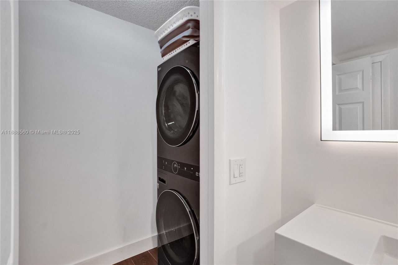 10000 W Bay Harbor Dr, Unit PH23, Bay Harbor Islands, FL 33154 Photo