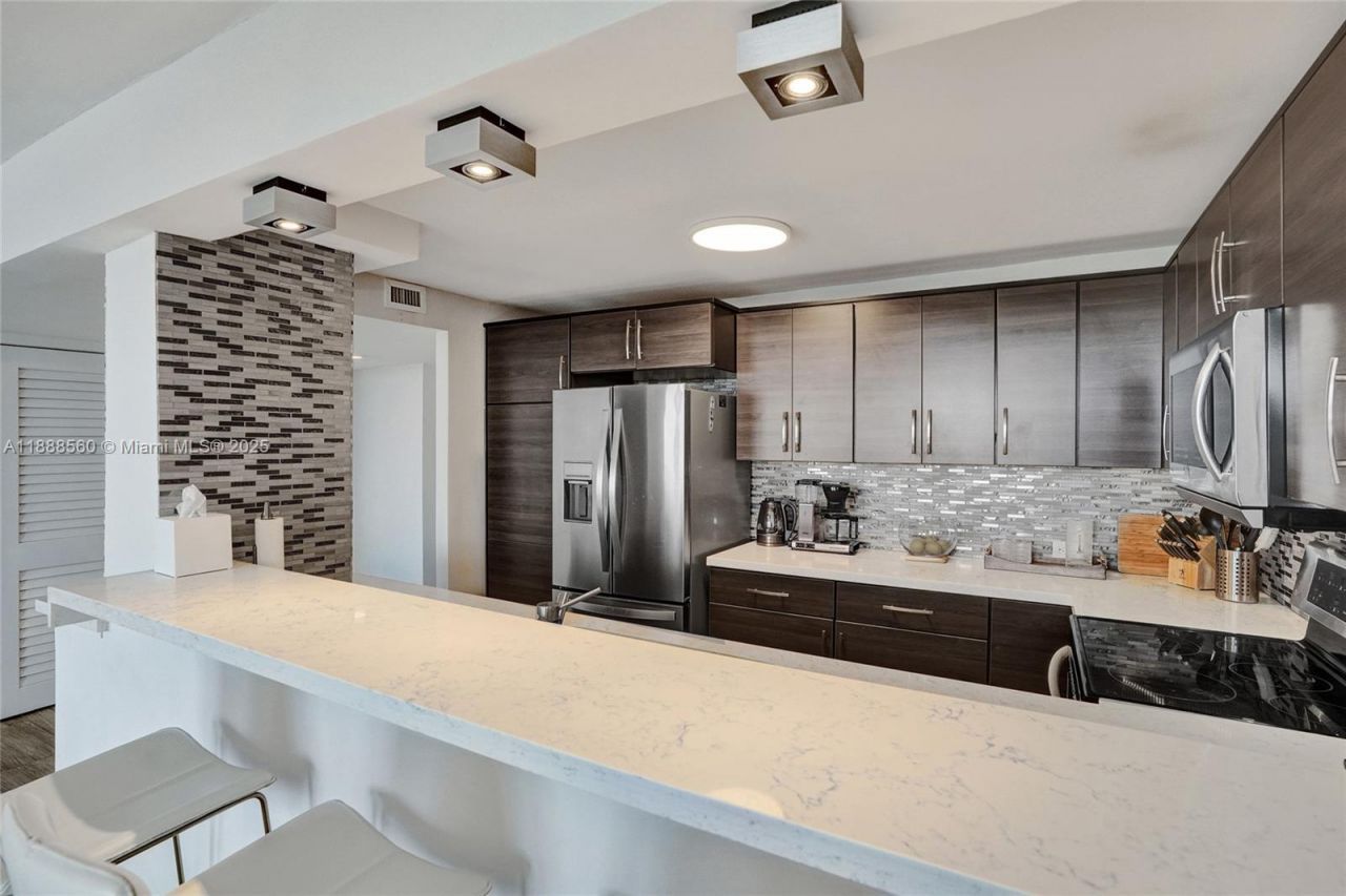 10000 W Bay Harbor Dr, Unit PH23, Bay Harbor Islands, FL 33154 Photo