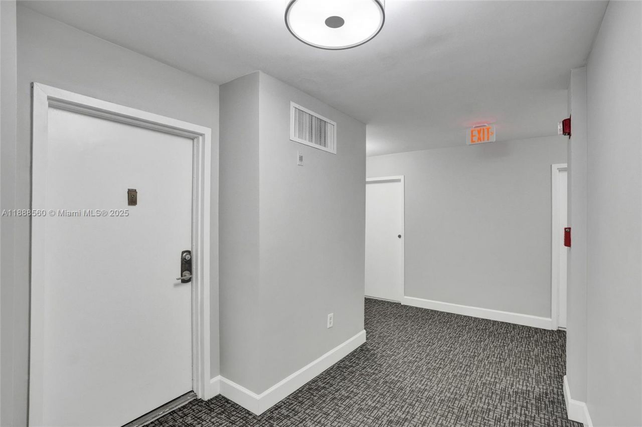 10000 W Bay Harbor Dr, Unit PH23, Bay Harbor Islands, FL 33154 Photo