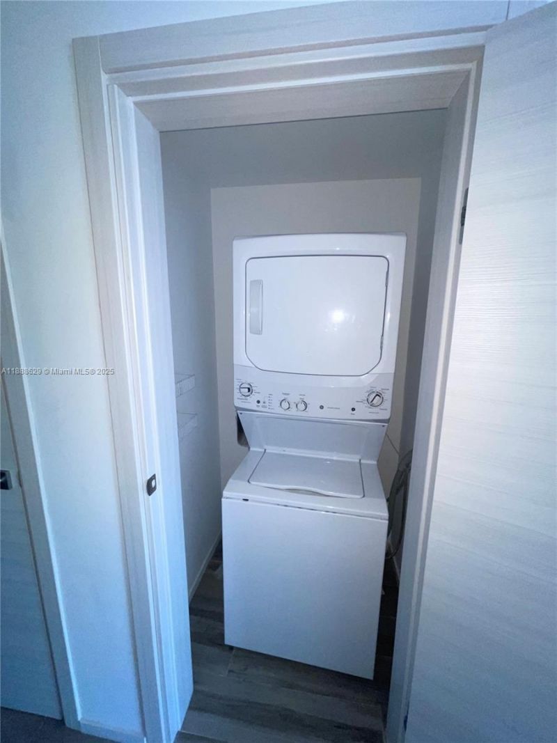 801 S Miami Ave, Unit 3304, Miami, FL 33130 Photo