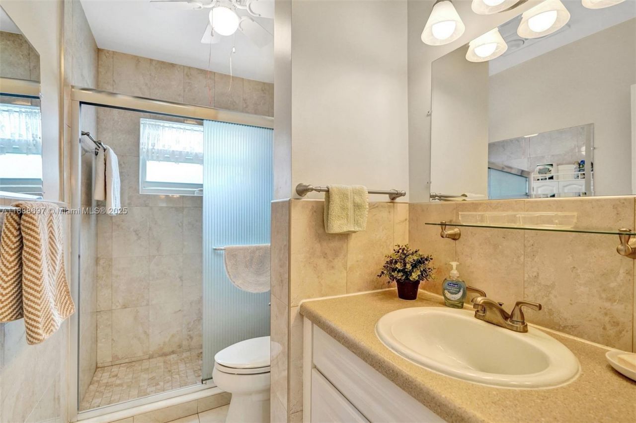 141 NE 10th Ave, Unit 27A, Hallandale Beach, FL 33009 Photo