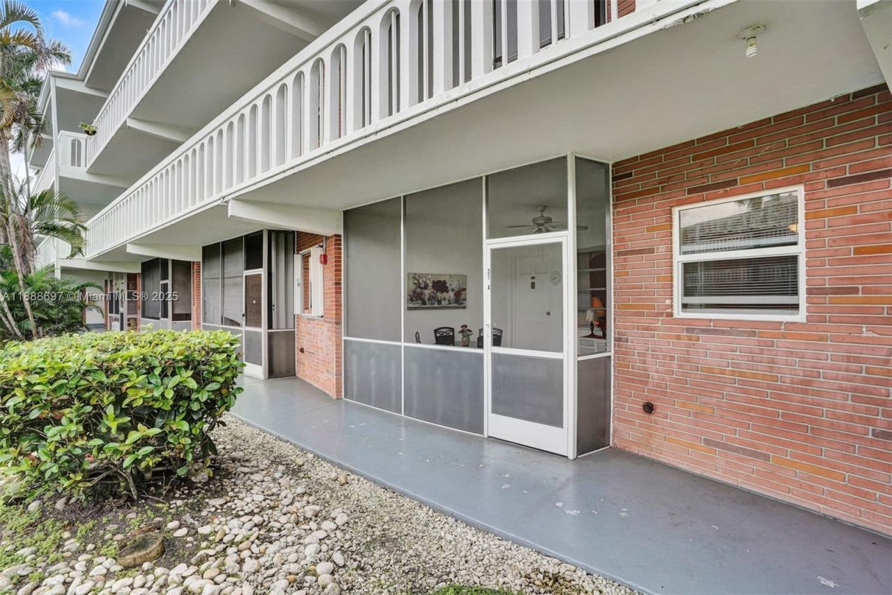 141 NE 10th Ave, Unit 27A, Hallandale Beach, FL 33009 Photo