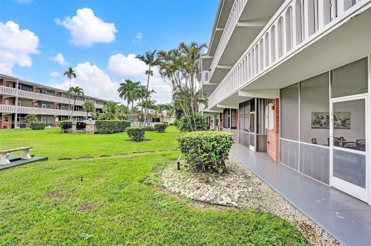 141 NE 10th Ave, Unit 27A, Hallandale Beach, FL 33009 Photo