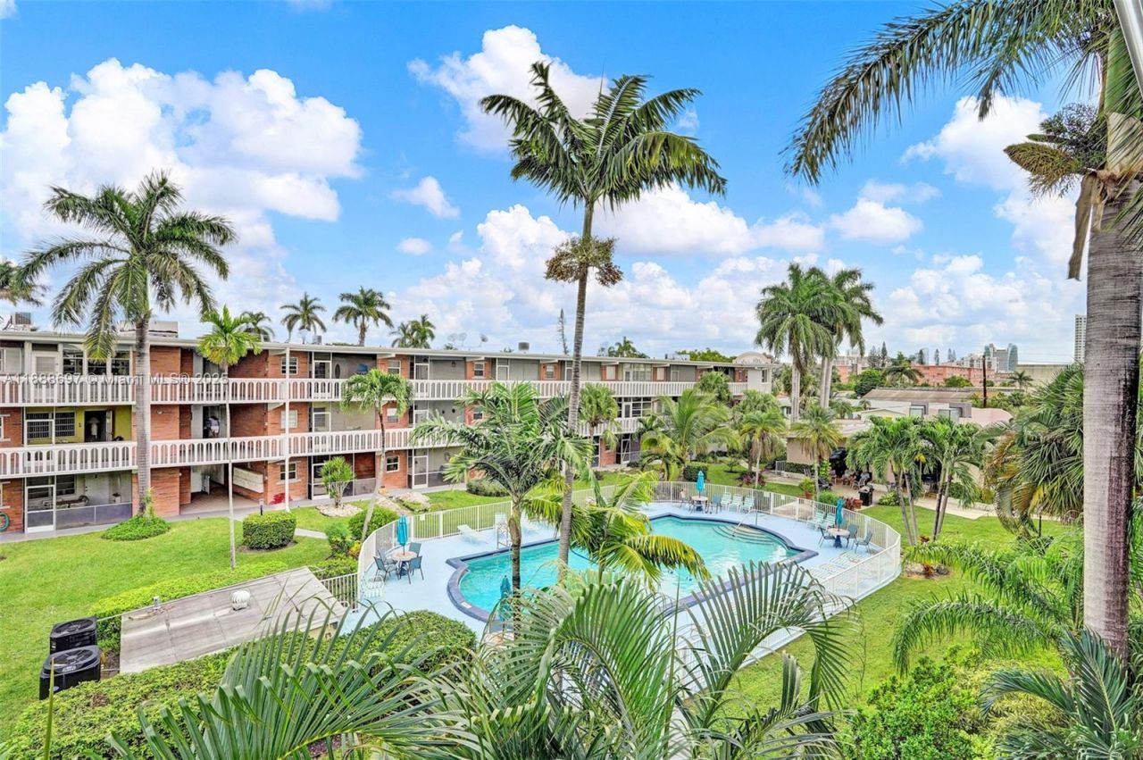 141 NE 10th Ave, Unit 27A, Hallandale Beach, FL 33009 Photo