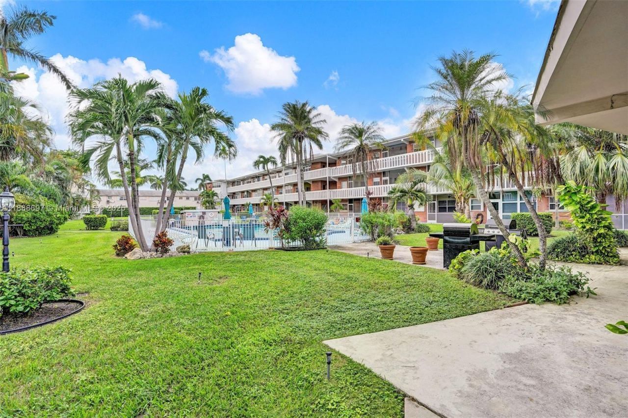 141 NE 10th Ave, Unit 27A, Hallandale Beach, FL 33009 Photo