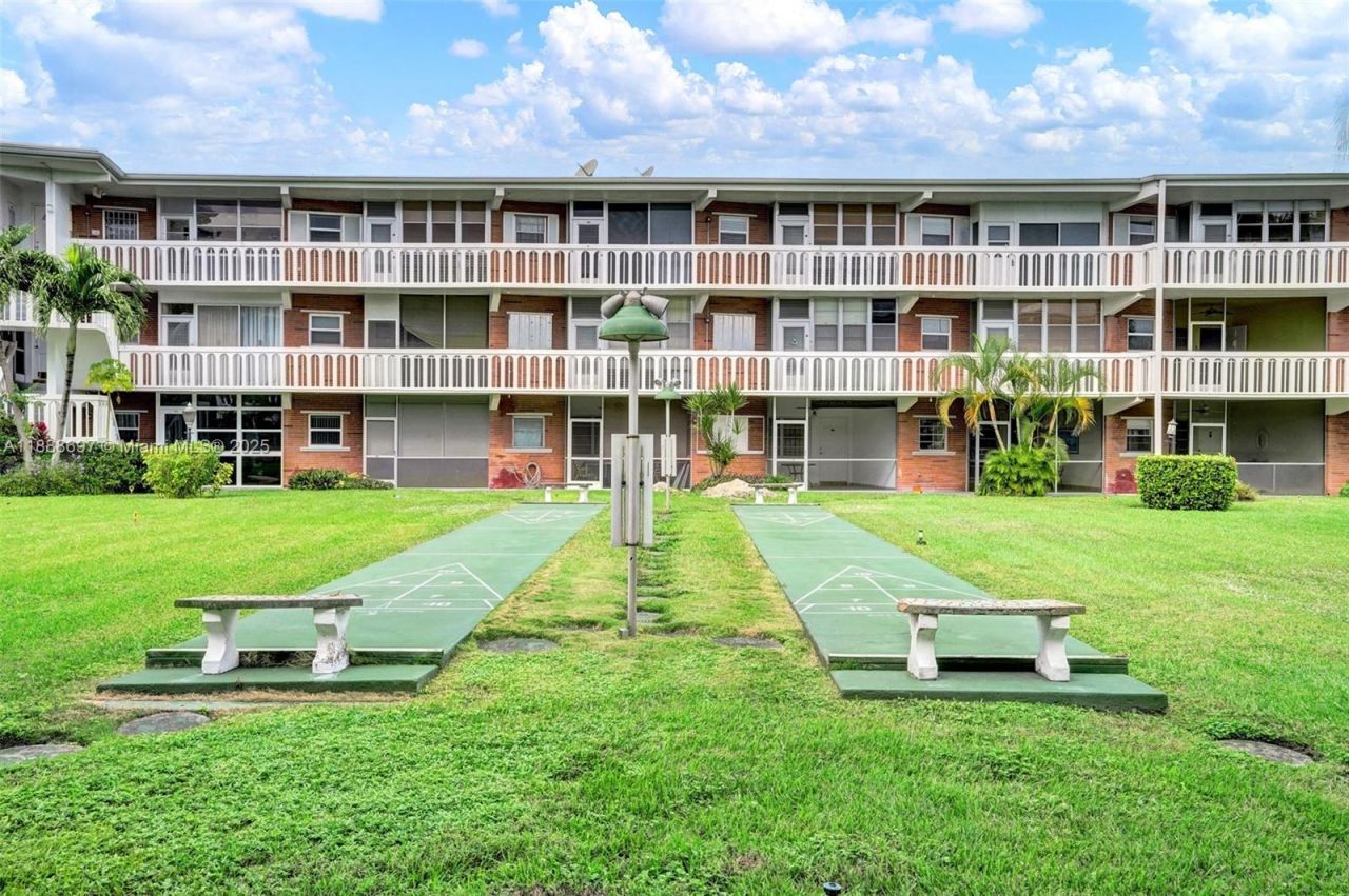 141 NE 10th Ave, Unit 27A, Hallandale Beach, FL 33009 Photo