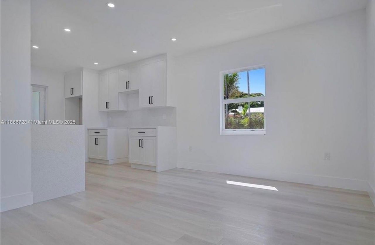 9050 SW 156th St, Palmetto Bay, FL 33157 Photo