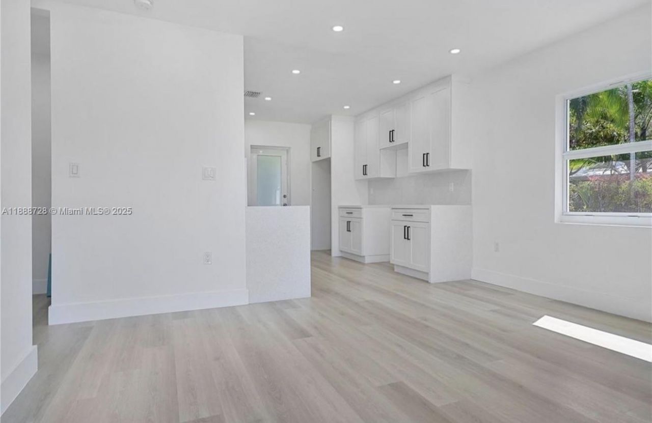 9050 SW 156th St, Palmetto Bay, FL 33157 Photo