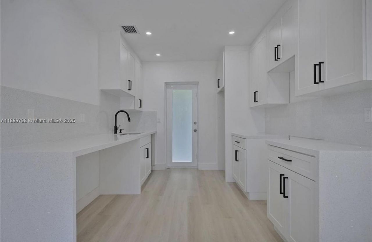 9050 SW 156th St, Palmetto Bay, FL 33157 Photo