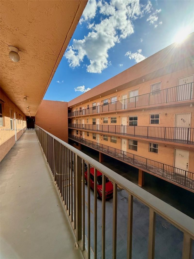 199 SW 12th Ave, Unit 404A, Miami, FL 33130 Photo