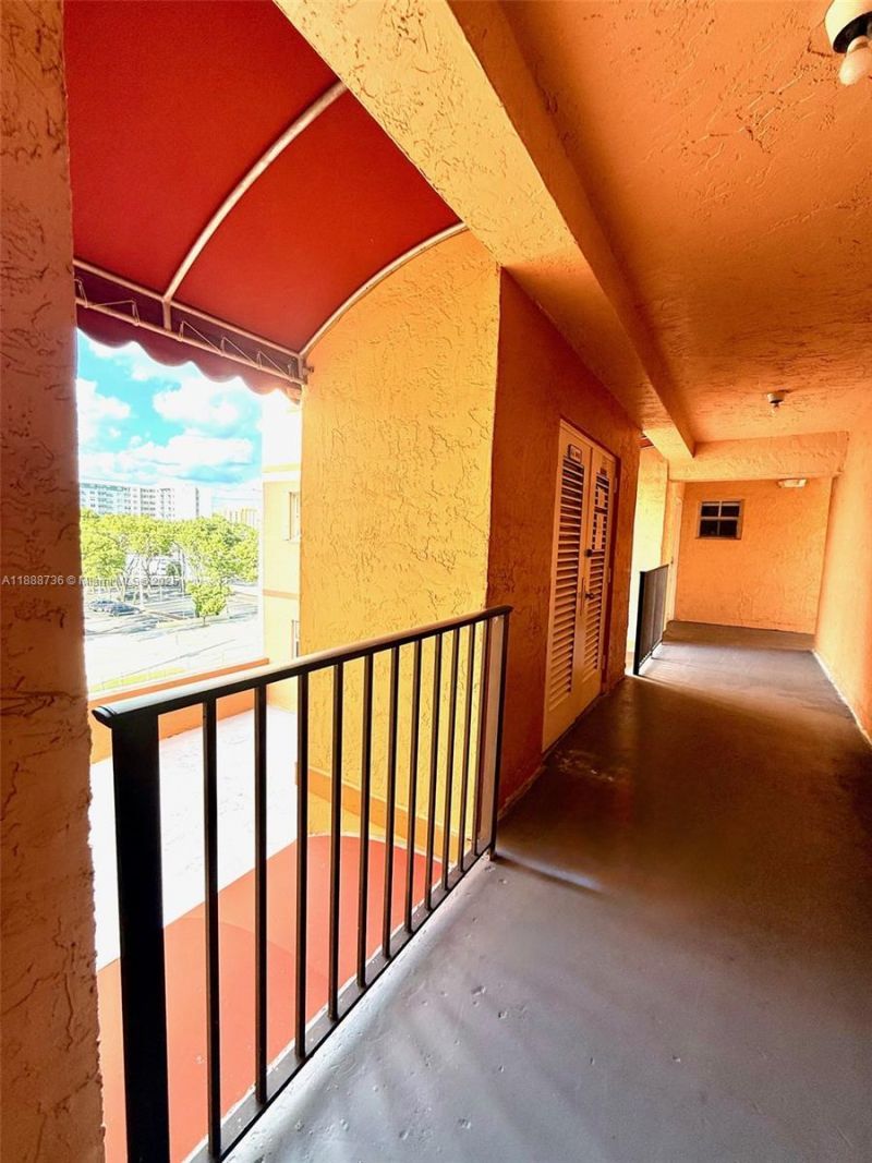 199 SW 12th Ave, Unit 404A, Miami, FL 33130 Photo