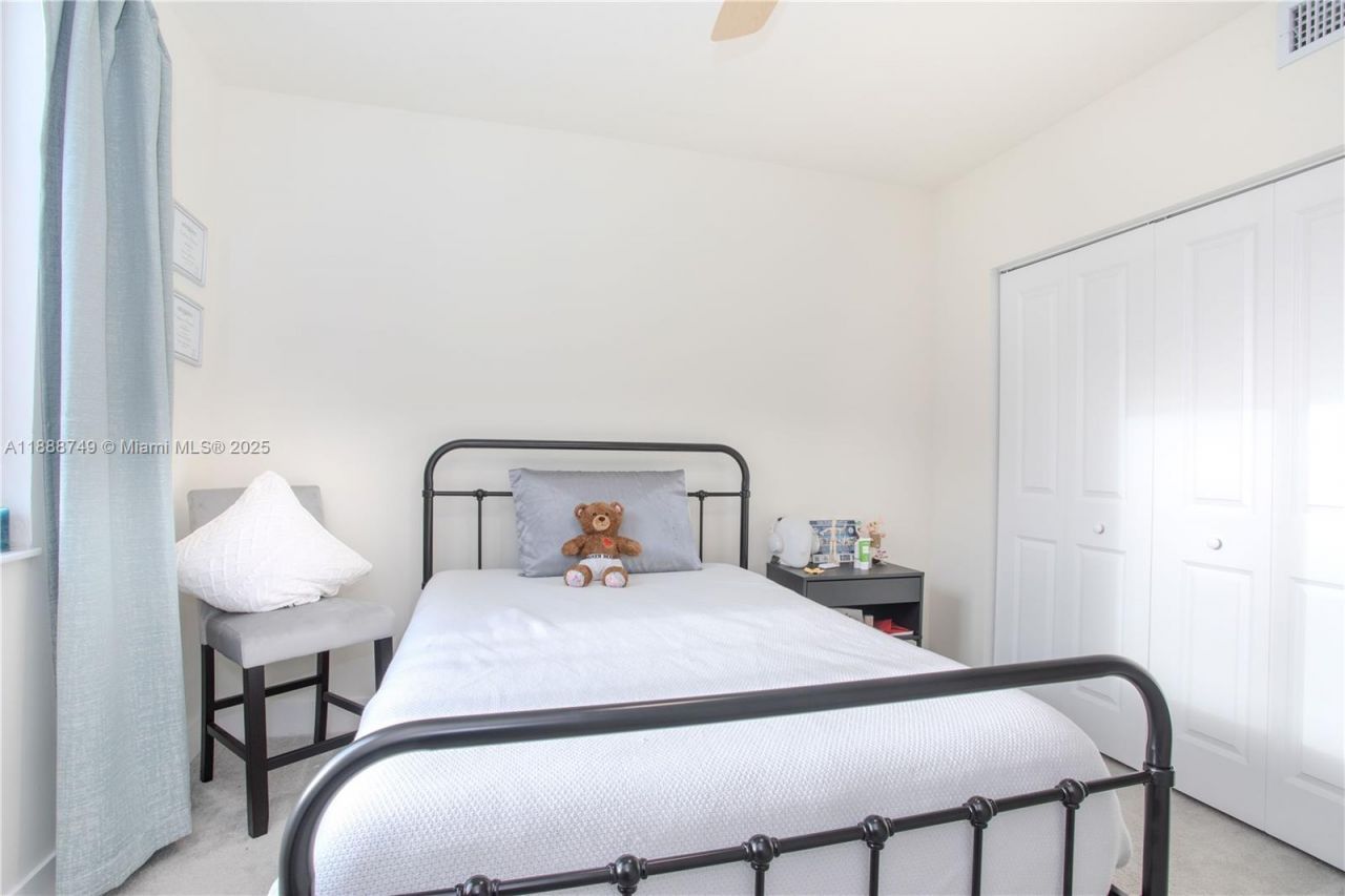 4260 NW 82nd Ave, Doral, FL 33166 Photo