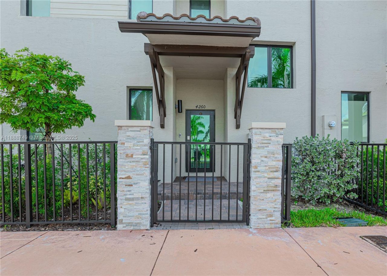 4260 NW 82nd Ave, Doral, FL 33166 Photo