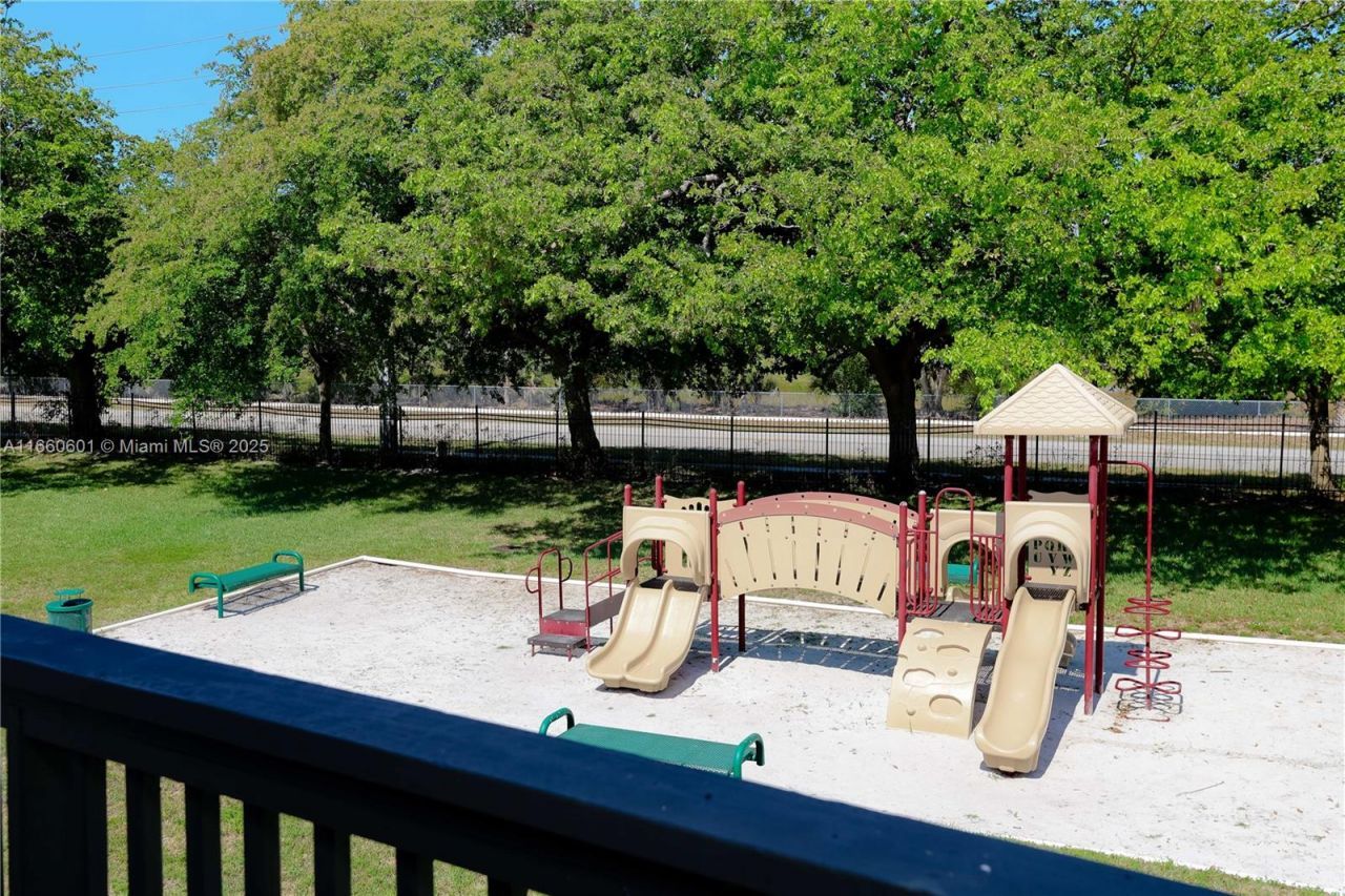 446 SW 113th Way, Unit 446, Pembroke Pines, FL 33025 Photo