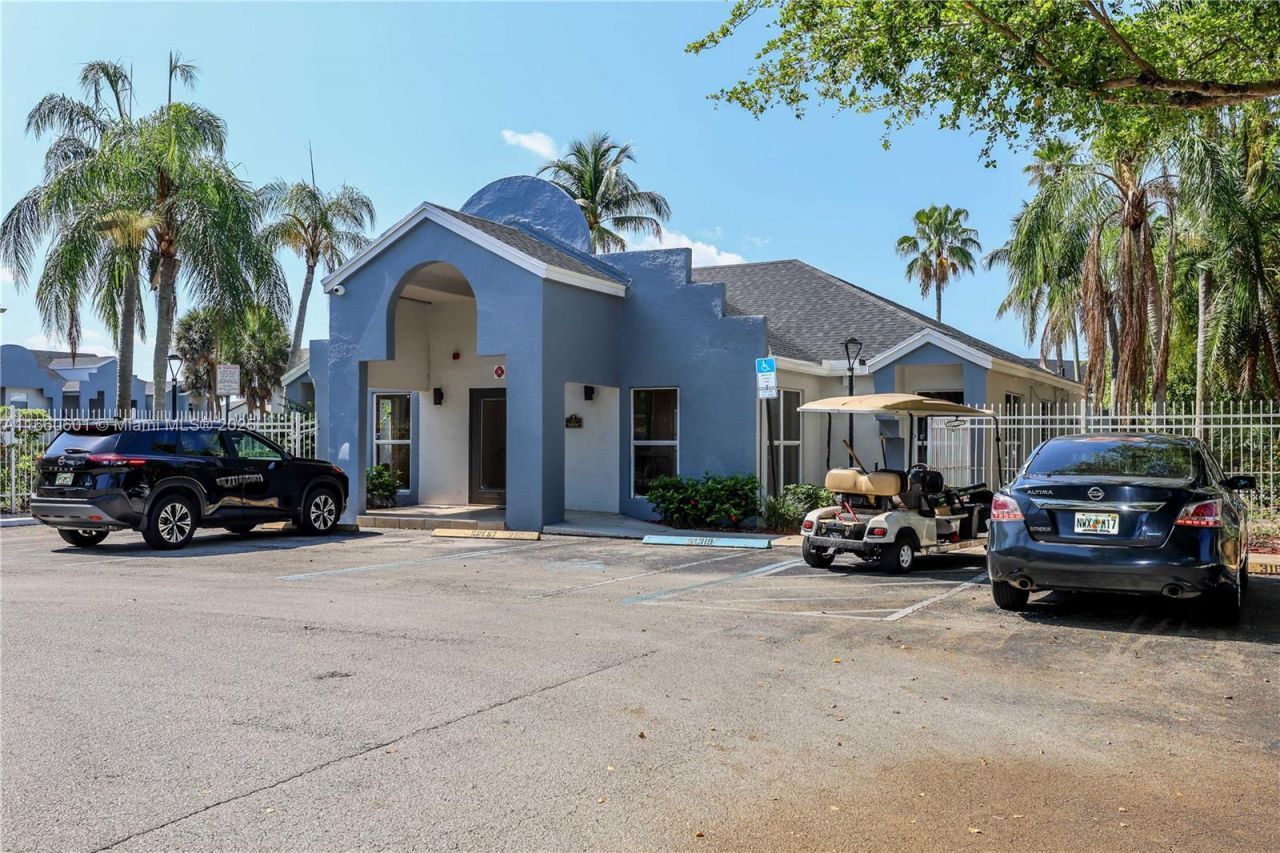 446 SW 113th Way, Unit 446, Pembroke Pines, FL 33025 Photo